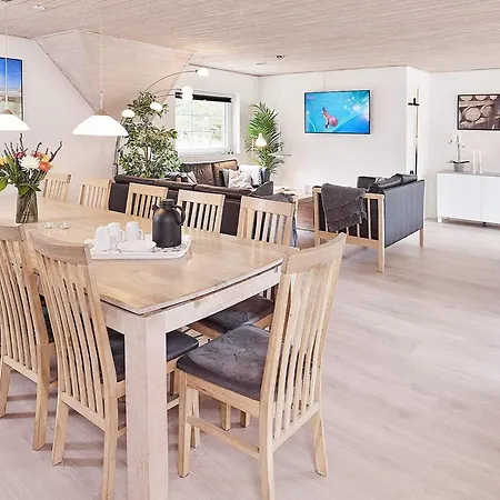 Vakantiehuis Holiday Lxxxi *